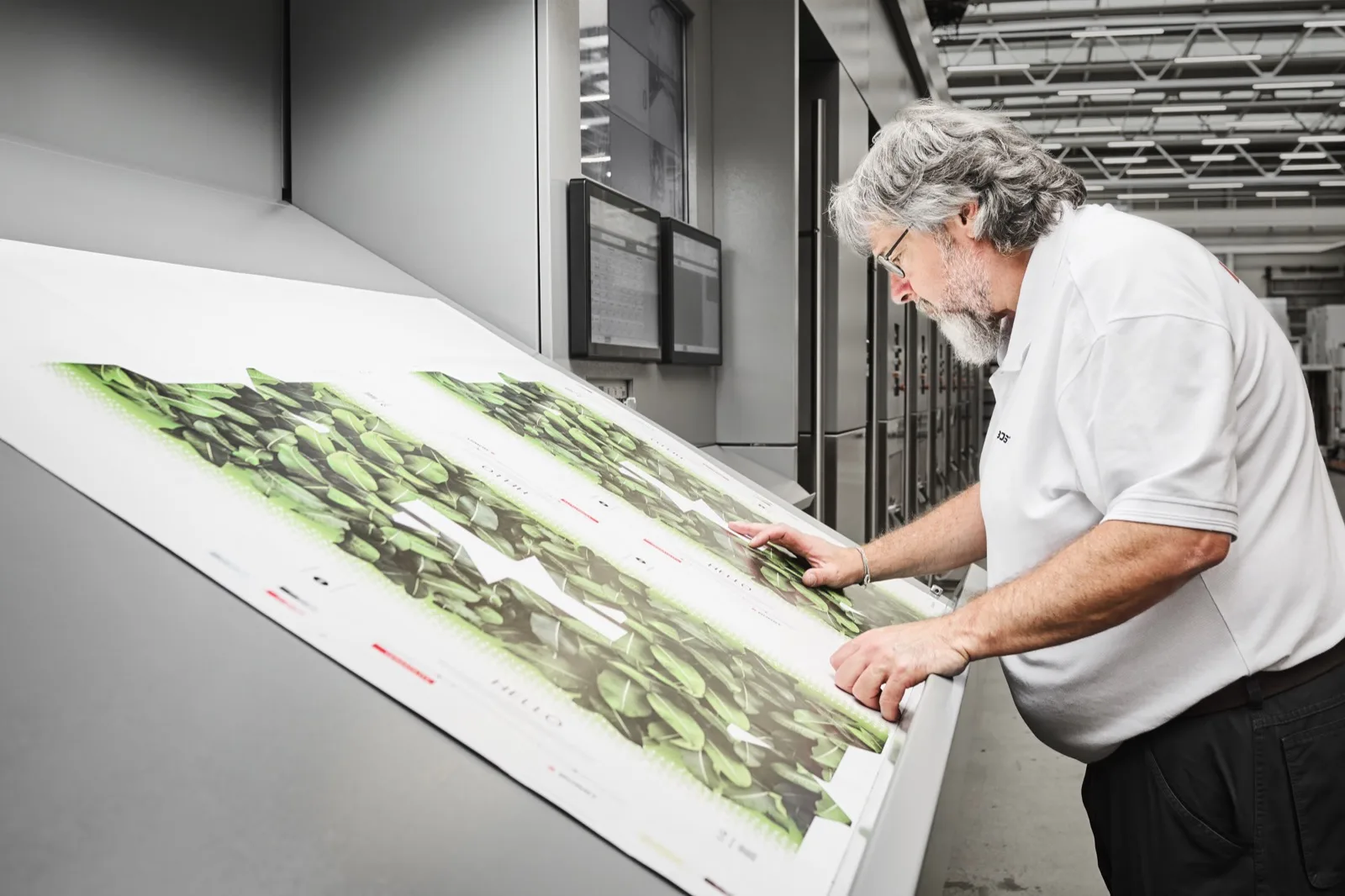 Reportage photo dans un environnement industriel et graphique.